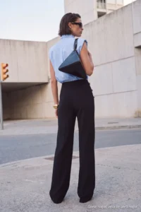 TRENDYOLMİLLA Black Button Pocket Detail Wide Leg/Wide Leg Cotton Material Knitting Pants - Image 3