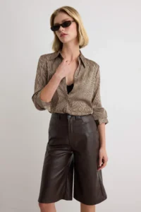TRENDYOLMİLLA Brown Plain Pipe Both Capri Faux Leather Knitting Shorts & Bermuda - Image 2