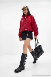 TRENDYOLMİLLA Black Biye Detailed Double breasted Shorts Skirt Shorts & Bermuda - Image 3
