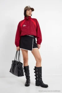 TRENDYOLMİLLA Black Biye Detailed Double breasted Shorts Skirt Shorts & Bermuda - Image 4