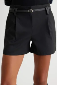 TRENDYOLMİLLA Black Shorts & Bermuda - Image 3