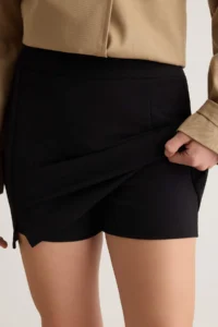 TRENDYOLMİLLA Black Slit Detailed Inside OF shorts Skirt Knitting Shorts & Bermuda - Image 3