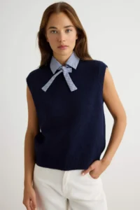 TRENDYOLMİLLA NAVY BLUE Shirt Collar Detailed Soft textured Knitwear Pullover