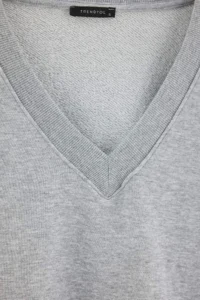 TRENDYOLMİLLA Gray Melange V-neck Ekstra Oversized/Wide Cut Drop Sleeve Thick Knitting Sweatshirt - Image 2