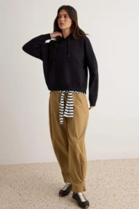 TRENDYOLMİLLA Black Thick Hooded Drawstring Oversized Knitting Sweatshirt - Image 2