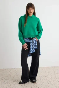 TRENDYOLMİLLA Green Thick Hooded Kangaroo with pocket Oversized Crop Knitting Sweatshirt - Image 2