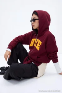 TRENDYOLMİLLA Plum Thick Fleece Inside Slogan Printed Zippered Hooded Knitting Sweatshirt - Image 3
