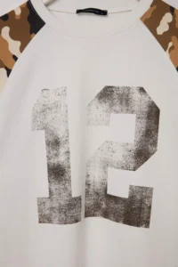 TRENDYOLMİLLA Ecru Sleeves Raglan Camo pattern Printed Knitting T-Shirt - Image 4