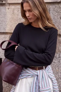TRENDYOLMİLLA Black Waist Fitting Crew Neck Drop Sleeve Viskonlu Flexible Rib Knitting T-Shirt - Image 2