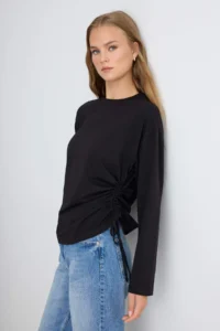 TRENDYOLMİLLA Black 100% Cotton Shirred Sides Regular Pattern Drop Sleeve Knitting T-Shirt