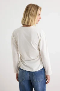 TRENDYOLMİLLA Ecru 100% Cotton Side Shirred Regular Pattern Drop Sleeve Knitting T-Shirt - Image 4