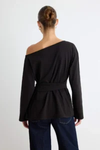 TRENDYOLMİLLA Black Tok 100% Cotton Binding Detailed Asymmetric Collar Oversized Knitting T-Shirt - Image 4