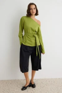 TRENDYOLMİLLA Oil Green Tok 100% Cotton Binding Detailed Asymmetric Collar Oversized Knitting T-Shirt - Image 2