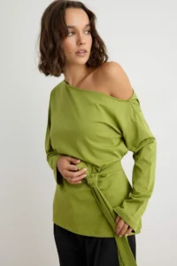 TRENDYOLMİLLA Oil Green Tok 100% Cotton Binding Detailed Asymmetric Collar Oversized Knitting T-Shirt - Image 3