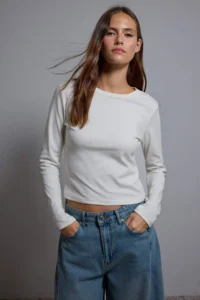TRENDYOLMİLLA Ecru Cotton Crew Neck Fitteed Flexible Knitting T-Shirt - Image 2