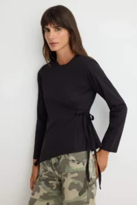 TRENDYOLMİLLA Ecru Tok 100% Cotton Binding Detailed padded Crew Neck Knitting T-Shirt