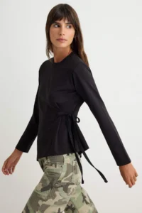 TRENDYOLMİLLA Ecru Tok 100% Cotton Binding Detailed padded Crew Neck Knitting T-Shirt - Image 3