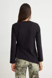 TRENDYOLMİLLA Ecru Tok 100% Cotton Binding Detailed padded Crew Neck Knitting T-Shirt - Image 5