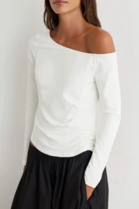 TRENDYOLMİLLA Ecru Cotton Boat Neck Regular Pattern Knitting T-Shirt - Image 3