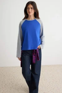 TRENDYOLMİLLA Saks BLUE Gray Melange 100% Cotton Color Bloklu Oversized Beyzbol Raglan Sleeve Knitting T-Shirt - Image 2