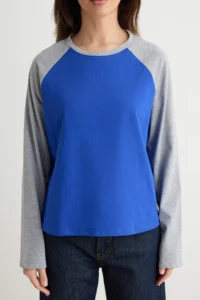TRENDYOLMİLLA Saks BLUE Gray Melange 100% Cotton Color Bloklu Oversized Beyzbol Raglan Sleeve Knitting T-Shirt - Image 3