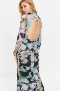 TRENDYOLMİLLA BLUE Low-cut back Long Sleeve Printed Tulle Flexible Knitting Pen Dress - Image 2