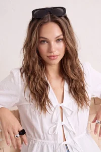 TRENDYOLMİLLA WHITE Checkered V-neck Front Binding Detailed Blouse - Image 2