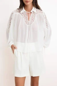 TRENDYOLMİLLA WHITE Guipure Detailed Siphon Transparent Weaving Blouse - Image 3