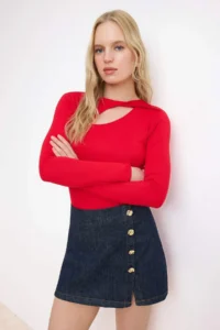 TRENDYOLMİLLA Red Plain Fitted Crew Neck Standard Sleeve LONG Premium Soft Knitting Blouse - Image 2