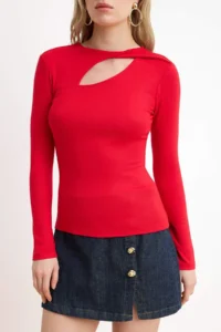 TRENDYOLMİLLA Red Plain Fitted Crew Neck Standard Sleeve LONG Premium Soft Knitting Blouse - Image 3