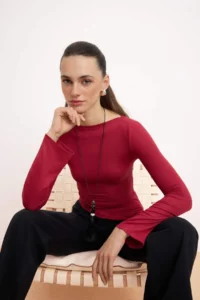 TRENDYOLMİLLA Red Fitted Boat Neck Long Sleeve Soft Knitting Blouse - Image 3