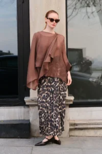 TRENDYOLMİLLA Brown Oversized Thin Draped Weaving Blouse - Image 5
