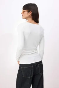 TRENDYOLMİLLA Ecru Regular/Normal Pattern Off-Shoulder Neck Long Sleeve Soft Knitting Blouse - Image 4