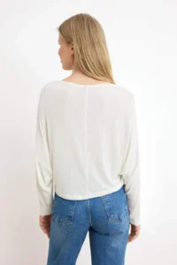 TRENDYOLMİLLA Ecru relaxed Boat Neck Drop Sleeve Long Sleeve Knitwear look Knitting Blouse - Image 4