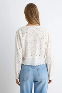 TRENDYOLMİLLA WHITE 100% Cotton Fisto embroidery Blouse - Image 3