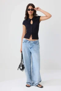 TRENDYOLMİLLA Black Plain Fitted Keyhole Collar buttoned Moon Arm Soft Knitting Blouse - Image 2