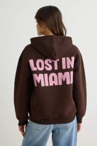 TRENDYOLMİLLA Brown Thick Fleece Inside Slogan Standard Pattern Hooded Knitting Sweatshirt - Image 4