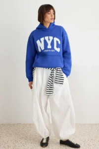 TRENDYOLMİLLA Saks BLUE Thick Slogan Standard Pattern Hooded Knitting Sweatshirt - Image 2