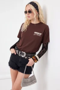 TRENDYOLMİLLA Brown Slogan Oversized/Wide Pattern Lace Detailed LONG 100% Cotton Knitting T-Shirt - Image 3