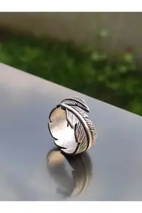 The Collection Adjustable Men-Women Ring with Feather Leaf Figure