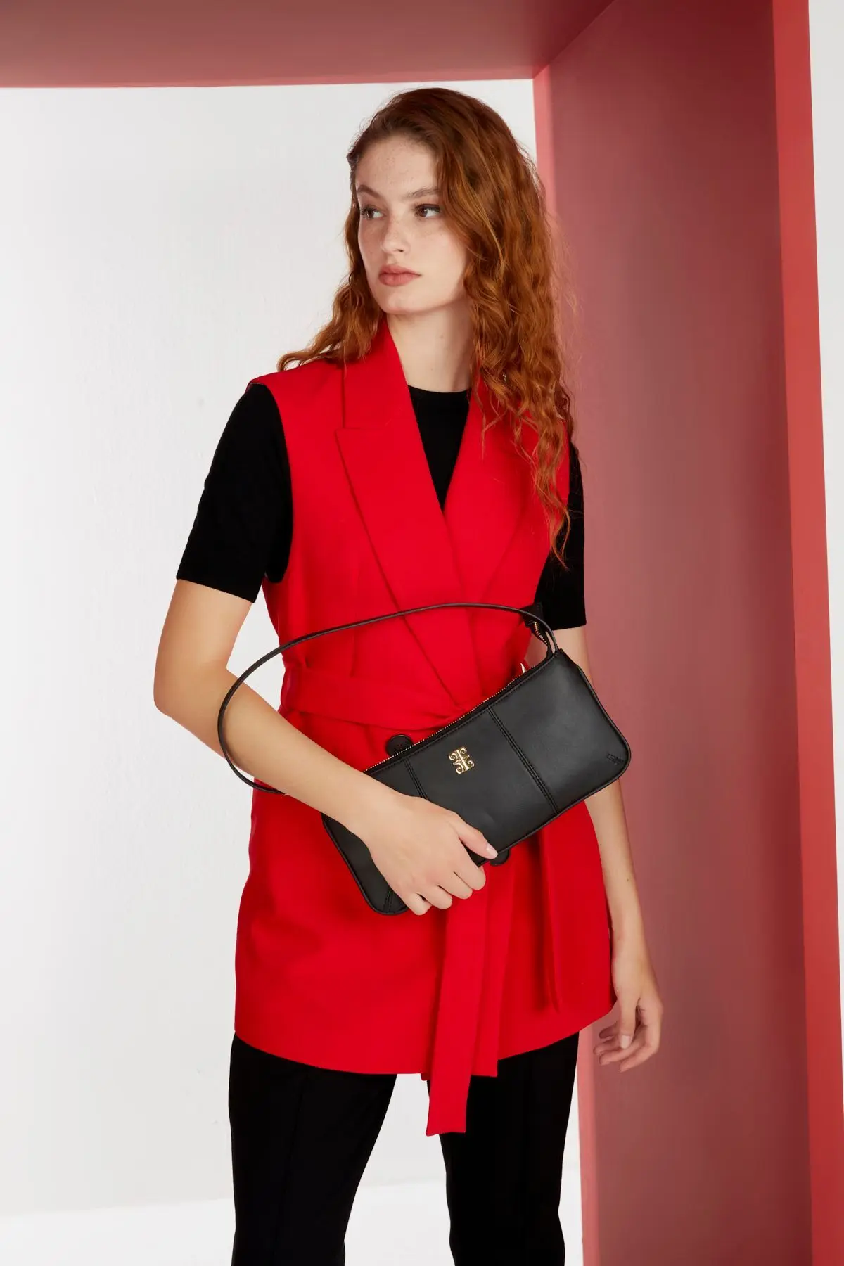 05PO22Y1564-LUX-SOFT-ASOS-BLACK-YENI_1