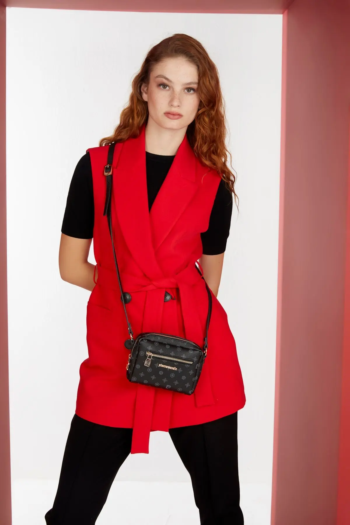 05PO22Y1566-1-BLACK-MONOGRAM_1
