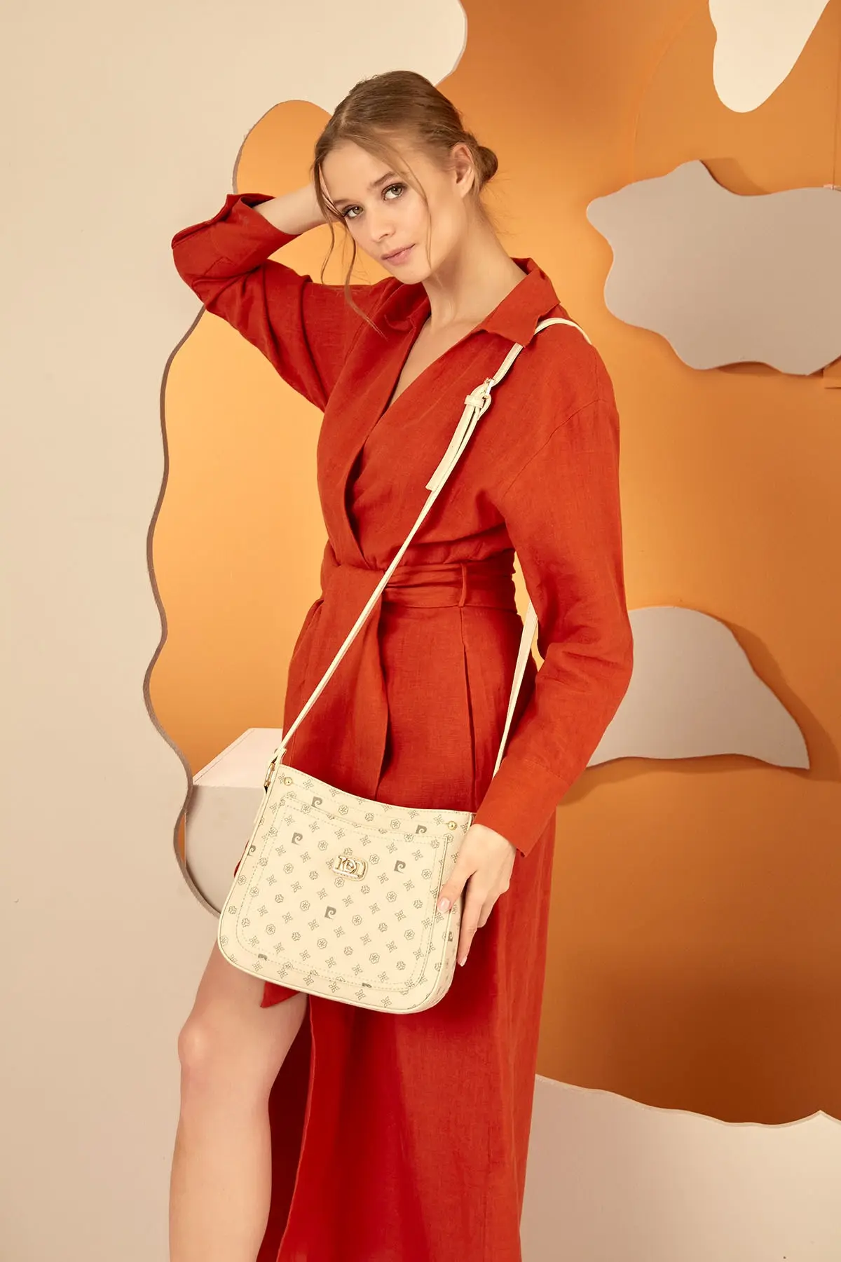 05PO22Y1582-BEIGE-MONOGRAM_1