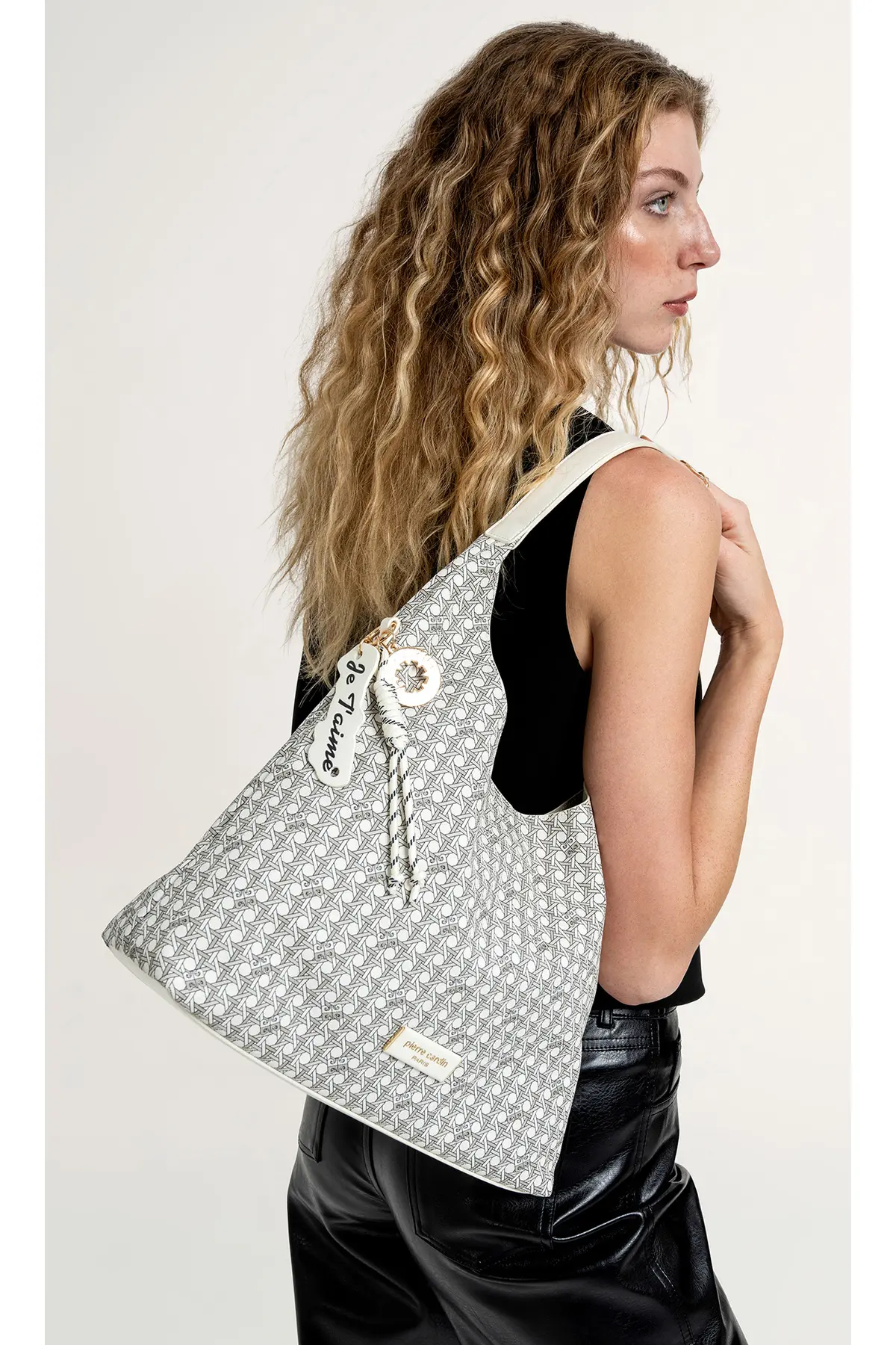 05po25y10702-WHITE_1