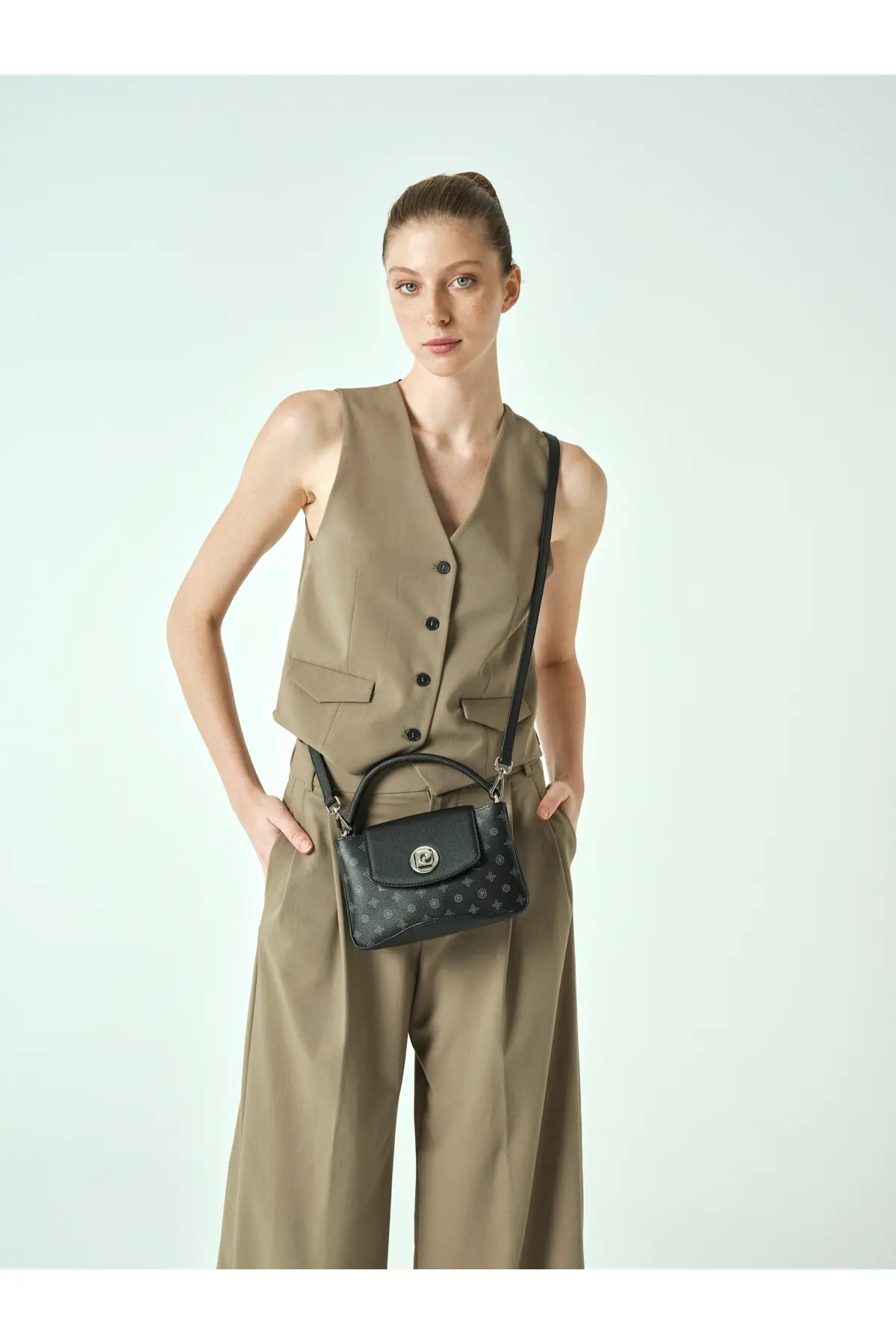 05po25y2062-BLACK_1