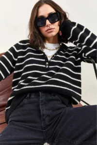 Bianco Lucci Women's Black Buttoned Collar Crew Neck Striped Knitwear Sweater - Image 2
