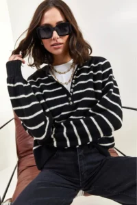 Bianco Lucci Women's Black Buttoned Collar Crew Neck Striped Knitwear Sweater - Image 5