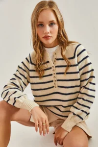 Bianco Lucci Women's Ecru Navy Blue Buttonhole Crew Neck Striped Knitwear Sweater - Image 7