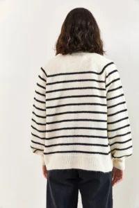 Bianco Lucci Women's White Collar Buttonhole Crew Neck Striped Knitwear Sweater - Image 6