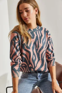 Bianco Lucci Women Gray PINK fragmented Knitwear Sweater - Image 2